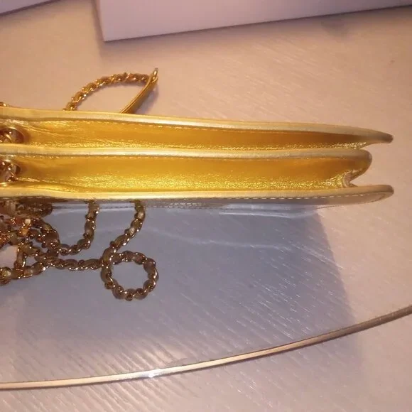 Chanel Gold Patent Leather Interlocking CC Crossbody - Picture 5 of 17